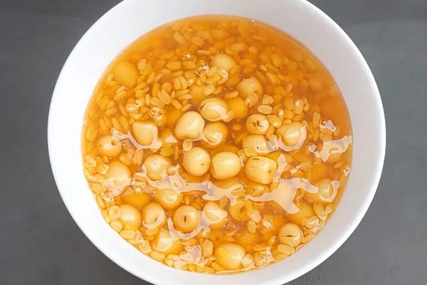 Chè Hạt Sen Đậu Xanh Cho Người Dạ Dày